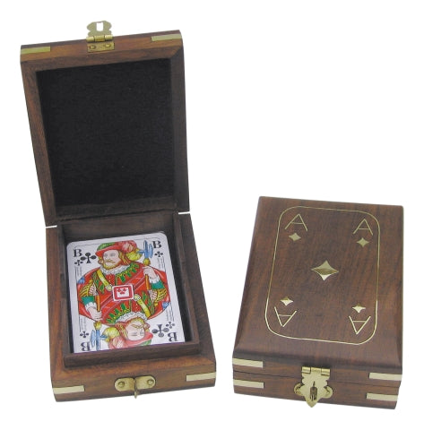 Spielkartenbox inklusive Kartenspiel / für Spass an Bord !